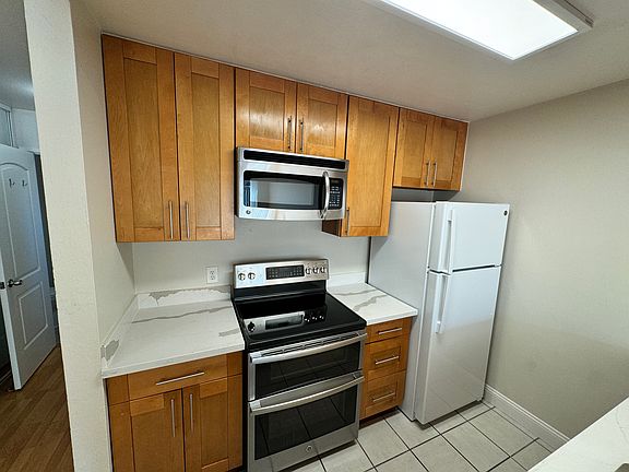4th image of 240 Hollis Ave #7D