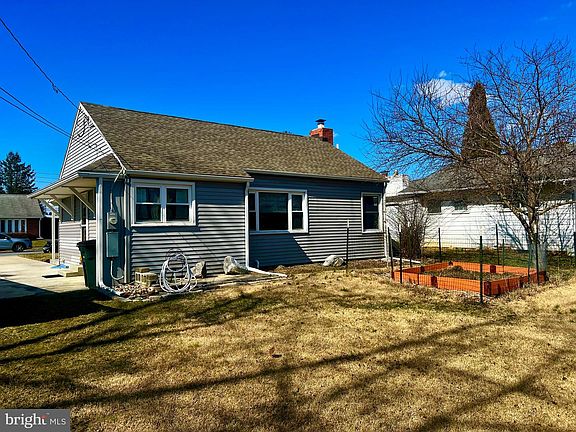 5th image of 1191 Shoreham Rd