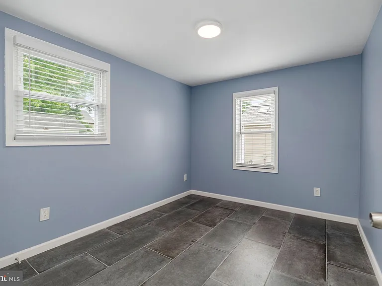 6823 Barrett Rd — Photo 19