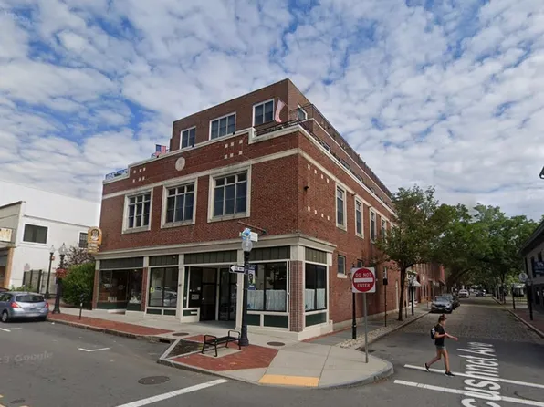 145 Union St APT 3, New Bedford, MA 02740