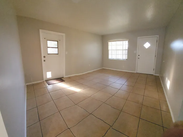 10820 Margaret Dr — Photo 10