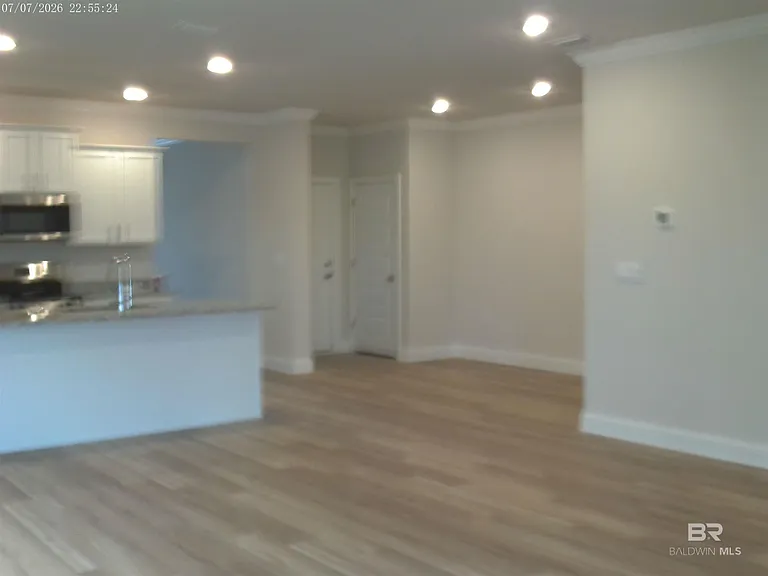 1069 Hayward Loop — Photo 3