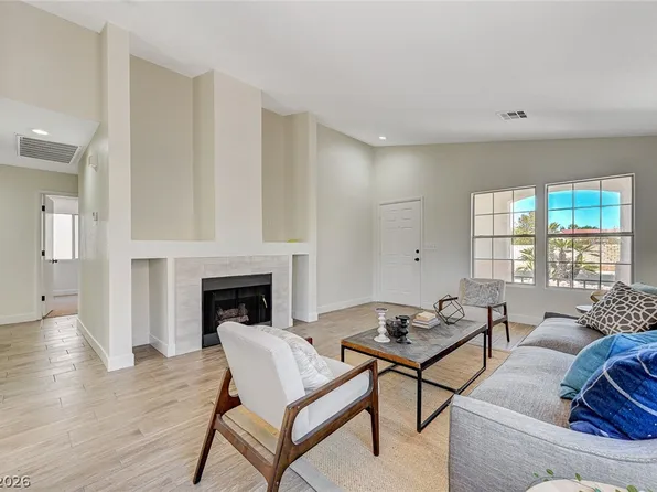 749 Hitchen Post Dr, Henderson, NV 89011