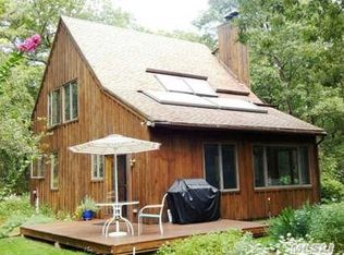 299 Old River Rd, Manorville, NY 11949