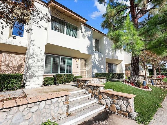 2nd image of 360 Meadow Ct