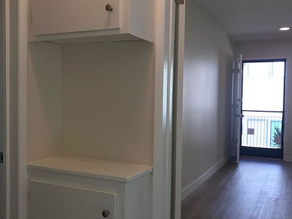 5th image of 1721 S Westgate Ave APT 8