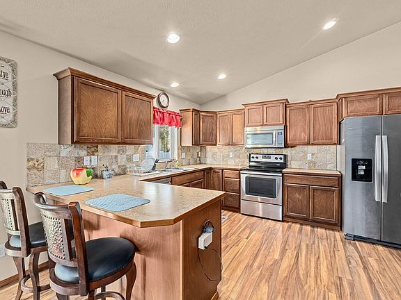 5th image of 615 S Margaret St