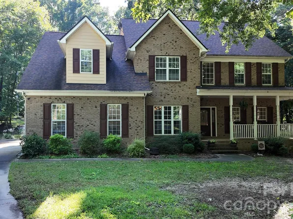 410 Farm Branch Dr, Fort Mill, SC 29715