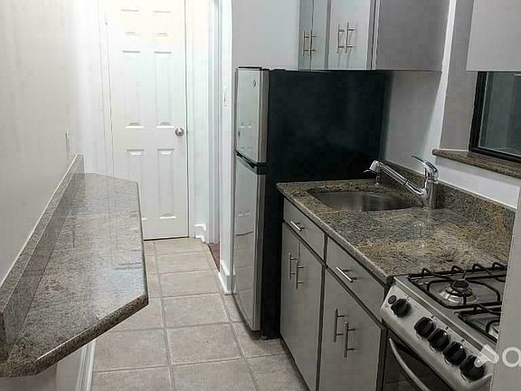 4th image of 2033 2nd Ave #1