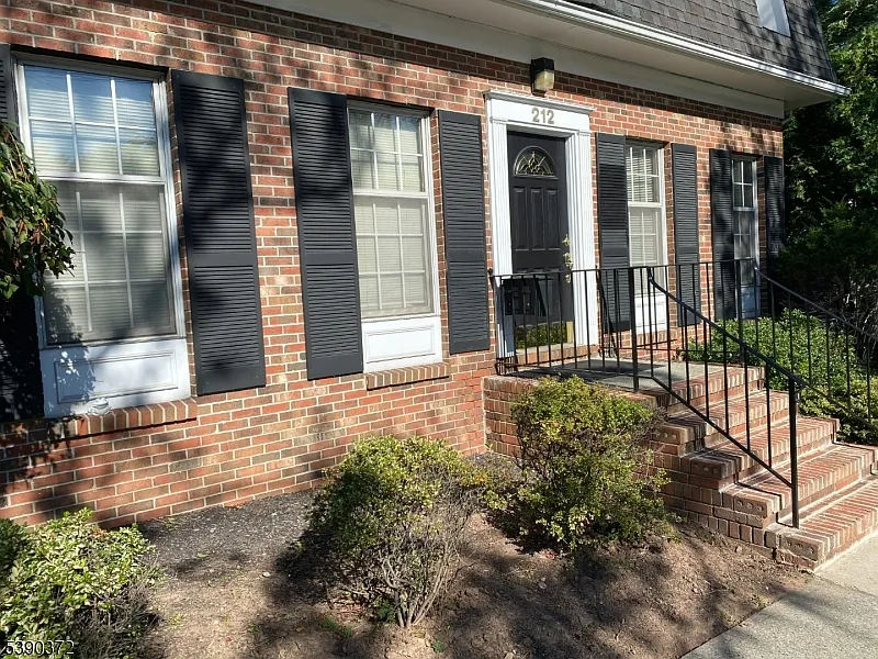 212 Pompton Ave #3b & 3c