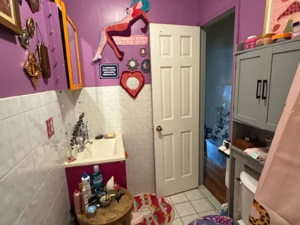 839 Halsey Street image 8 of 14