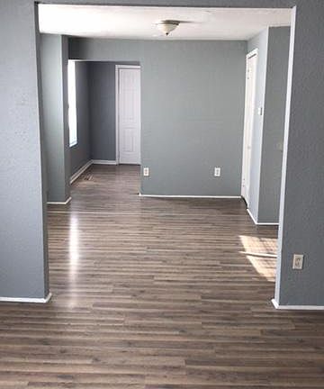 3rd image of 1532 S Belmont Ave