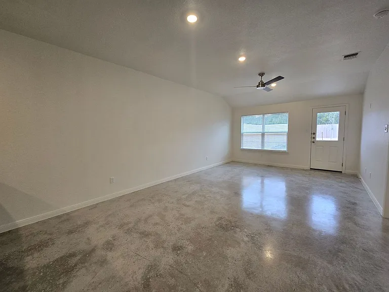 807 Wax Myrtle Ct #A/B — Photo 7