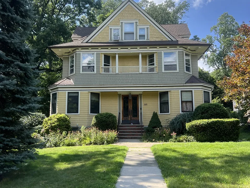 160 Midland Ave #3