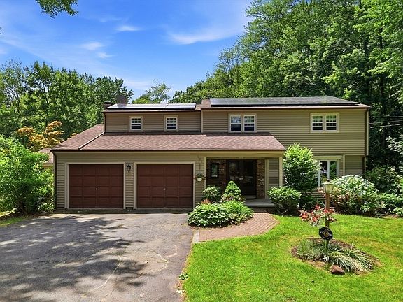 3rd image of 431 Prospect St