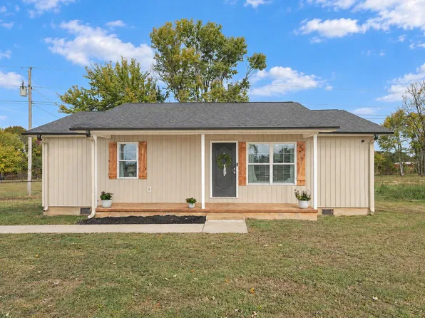 8165 State Line Rd, Taft, TN 38488