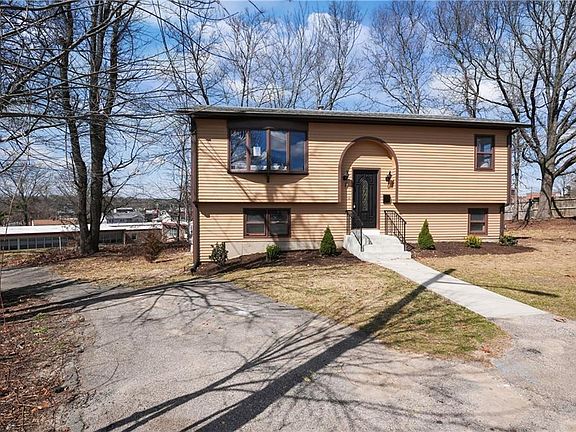 2nd image of 8 Di Fillippo Ct