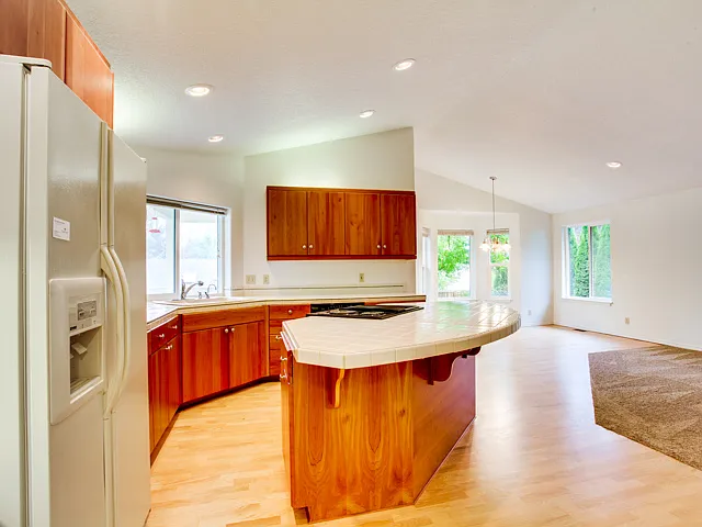 8590 SW Indian Hill Ln — Photo 3