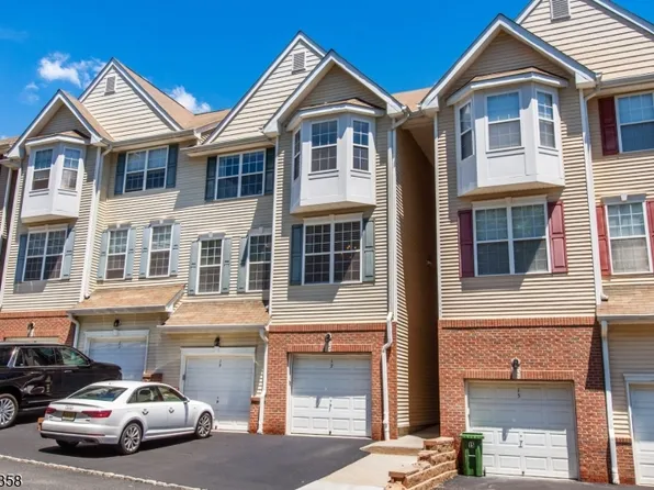 17 Conover Ter, Lebanon Boro, NJ 08833