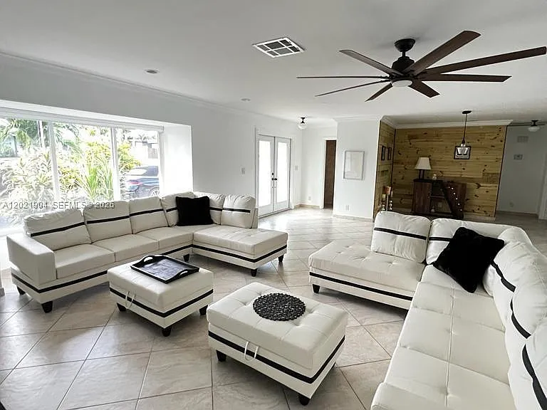 3324 Lakeview Blvd — Photo 4