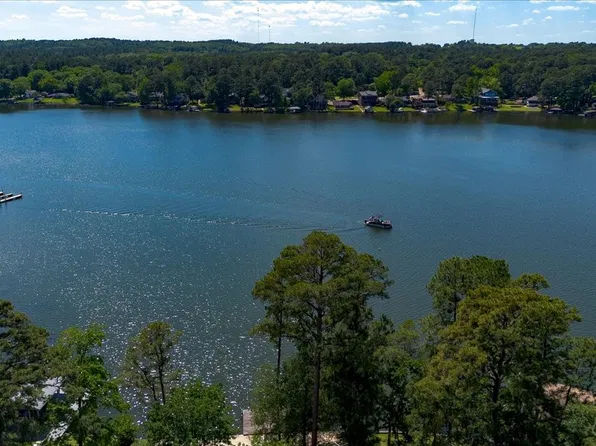 316 Hideaway Central Ln, Lindale, TX 75771