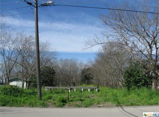 1700 N Guadalupe St, Seguin, TX 78155