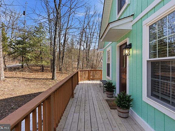 3rd image of 77 Tall Pine Ln