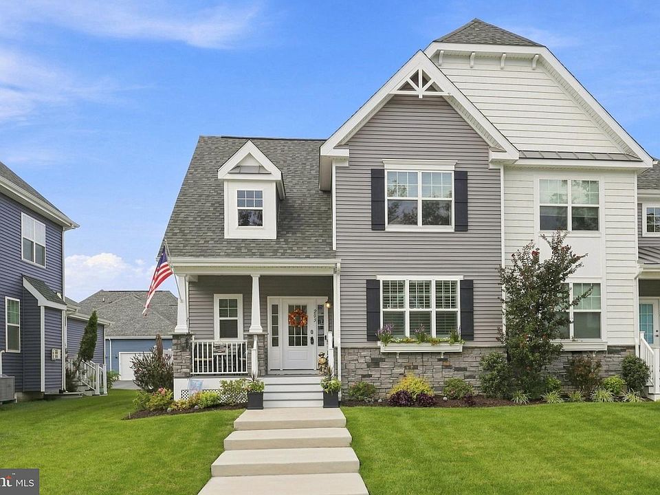 1st image of 205 Lantern Ln