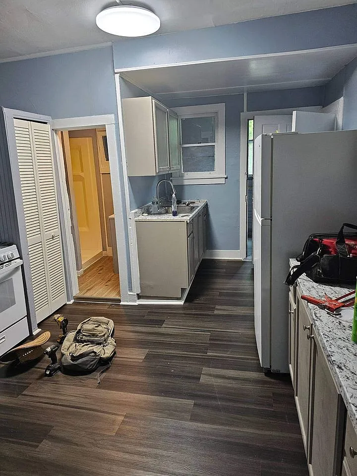 3 bed, $1,495 — Photo 2
