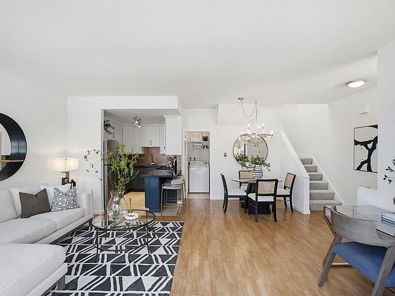 5th image of 101 Blossom Cir Unit 2C