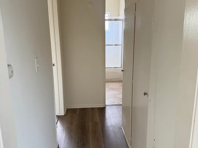 528 E Verdugo Ave #L — Photo 11