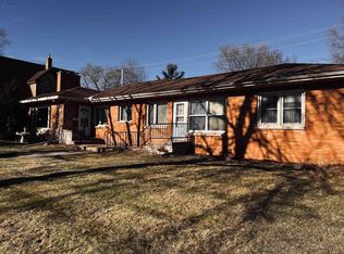 409 W Edgewater St, Portage, WI 53901