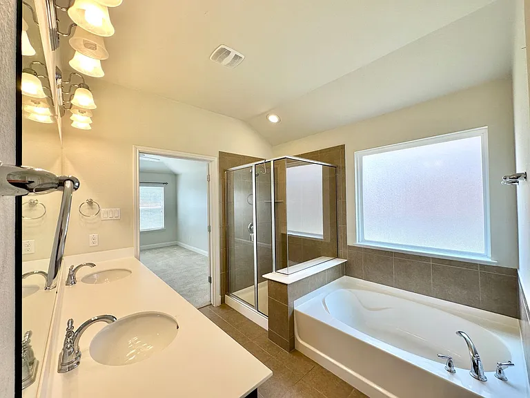 830 Old World Dr — Photo 17