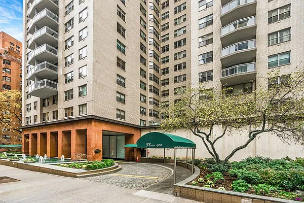 Sold by Level Group | media 21