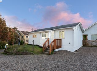 25 Hawkins St, Depoe Bay, OR 97341