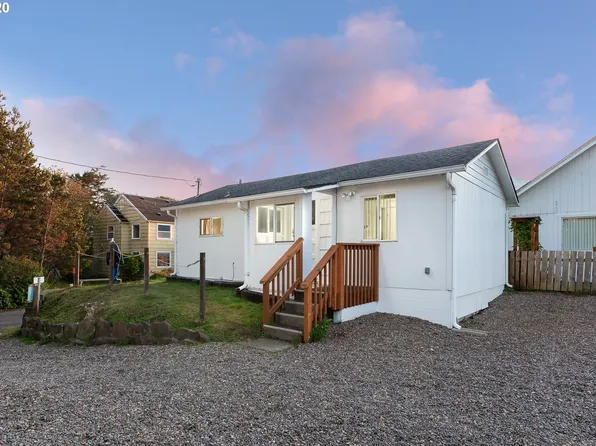 25 Hawkins St, Depoe Bay, OR 97341
