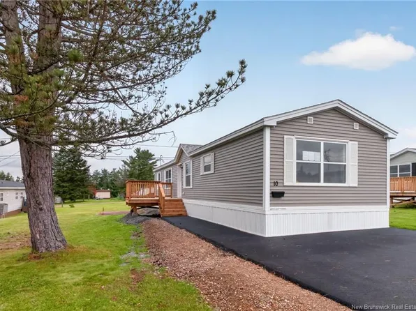 10 Linda Ln, Moncton, NB E1E 3T9