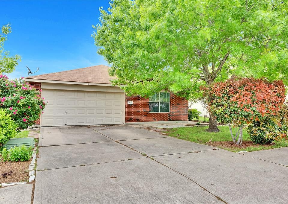 1st image of 117 Gillespie Ln