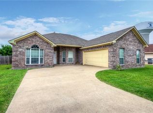 268 Cobblestone Cir, Red Oak, TX 75154