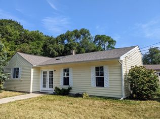 84 Keystone Ave, Fox Lake, IL 60020