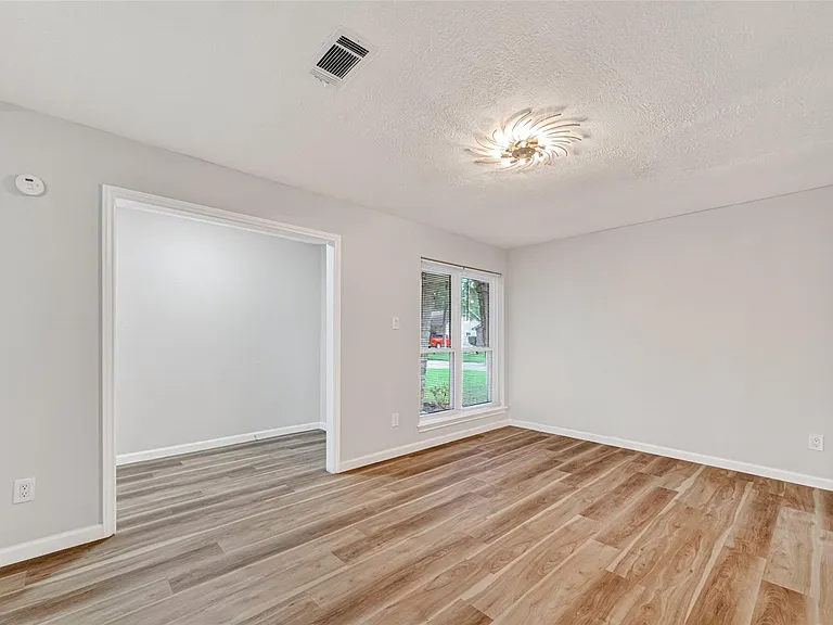 25503 Foxbriar Ln — Photo 8