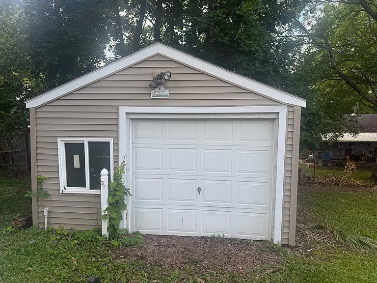 866 Cree Ave — Photo 10
