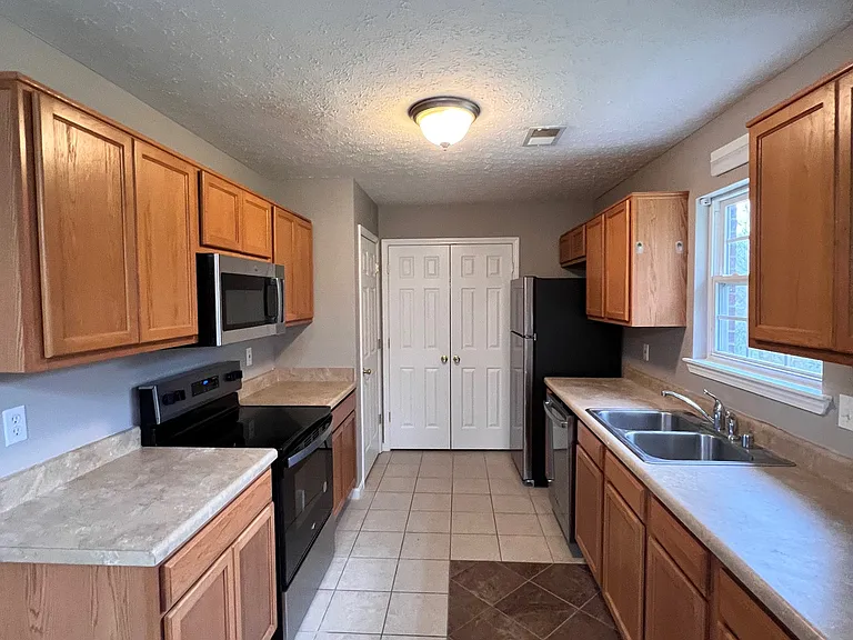 144 Croghan Way — Photo 3