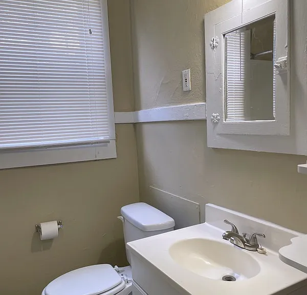 1487 Watson St — Photo 10
