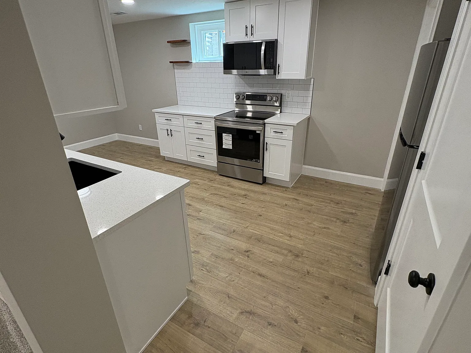 S Hillside Dr, Murray — Photo 2
