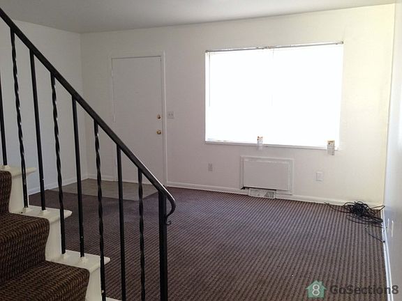 3rd image of 942 Rosemore Ave