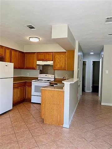 1411 Hooks Dr #B — Photo 2