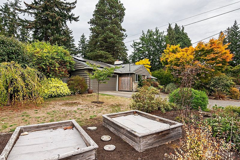 5th image of 124 N 180th Street