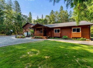 737 Pinecrest Dr, Grants Pass, OR 97526