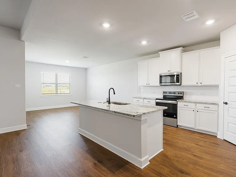 501 W Luna Blue Ln — Photo 4